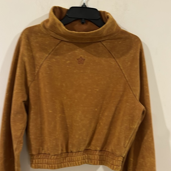 GSUWOO Cropped Caramel Colored Size M Sweatshirt - Picture 7 of 11
